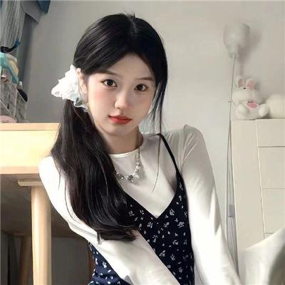 弱比少男闯女校